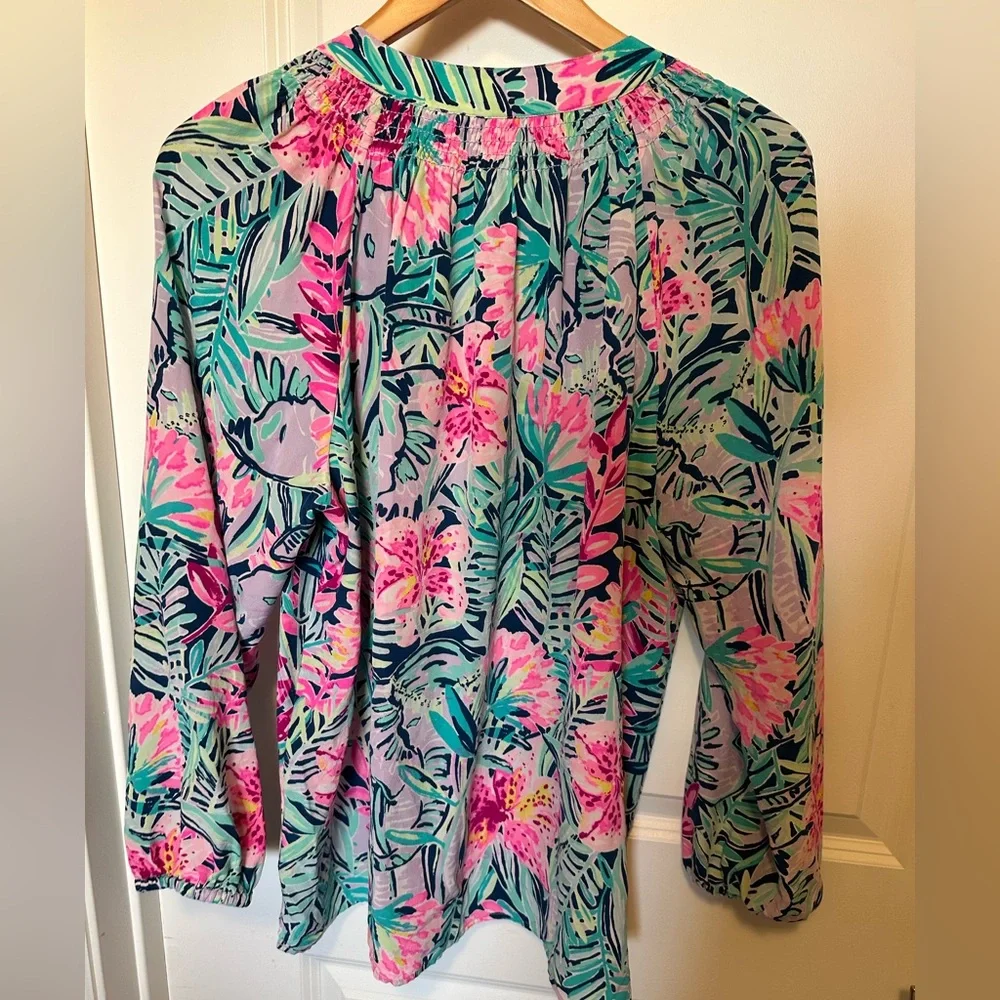 Lilly Pulitzer XL silk blouse. Pink and Green Floral - Picture 4 of 6